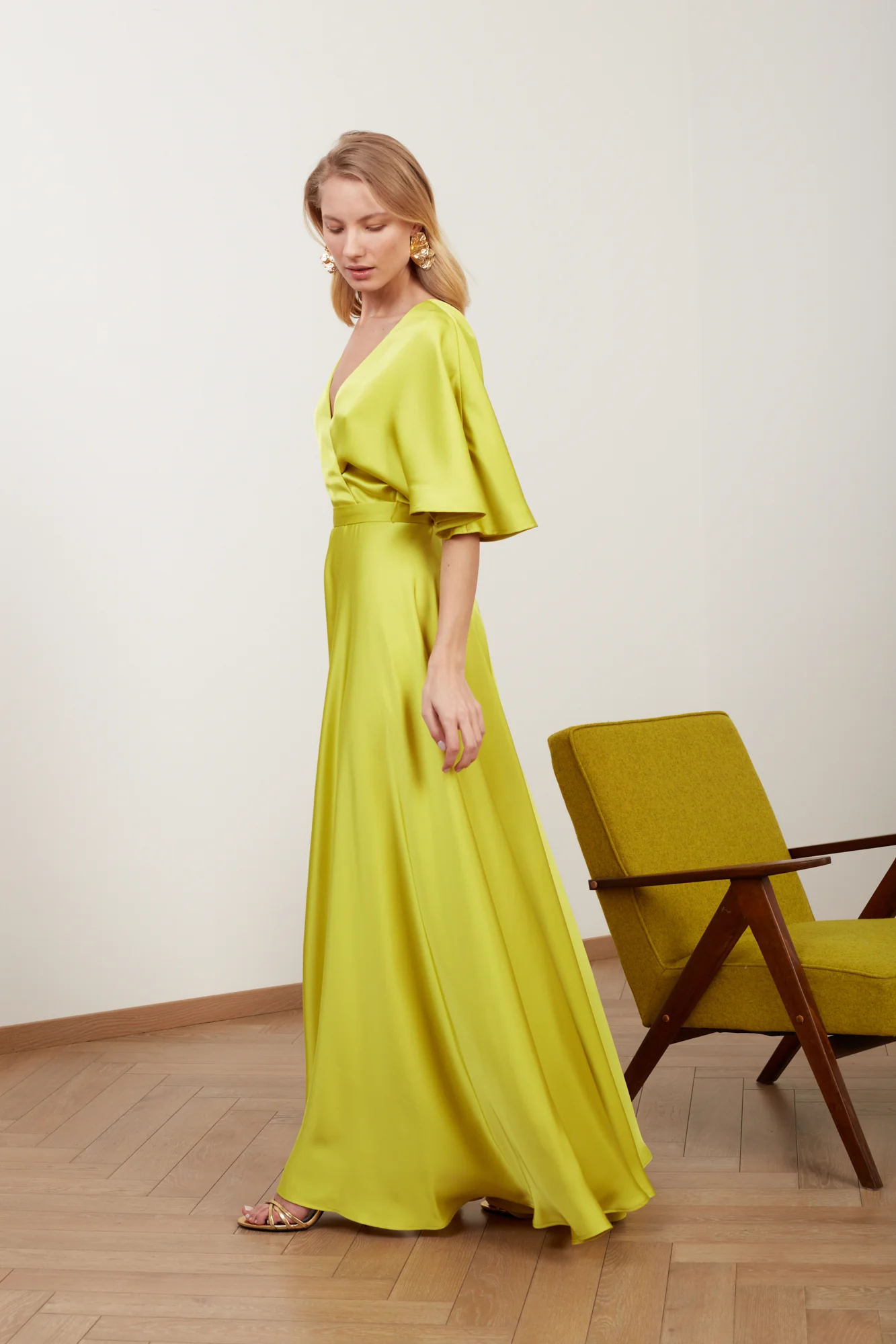 SOLENE lime green satin long evening dress with butterfly sleeves - Image 2