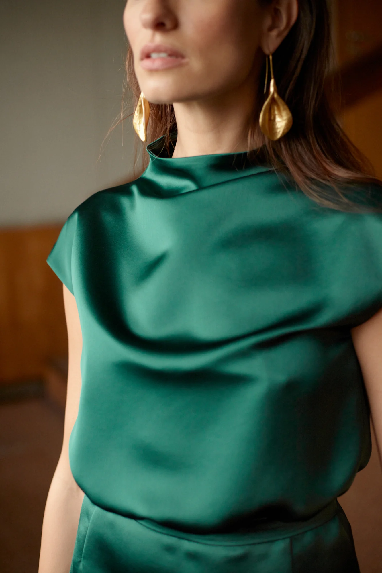 TESSA green satin kimono sleeves cocktail dress - Image 2