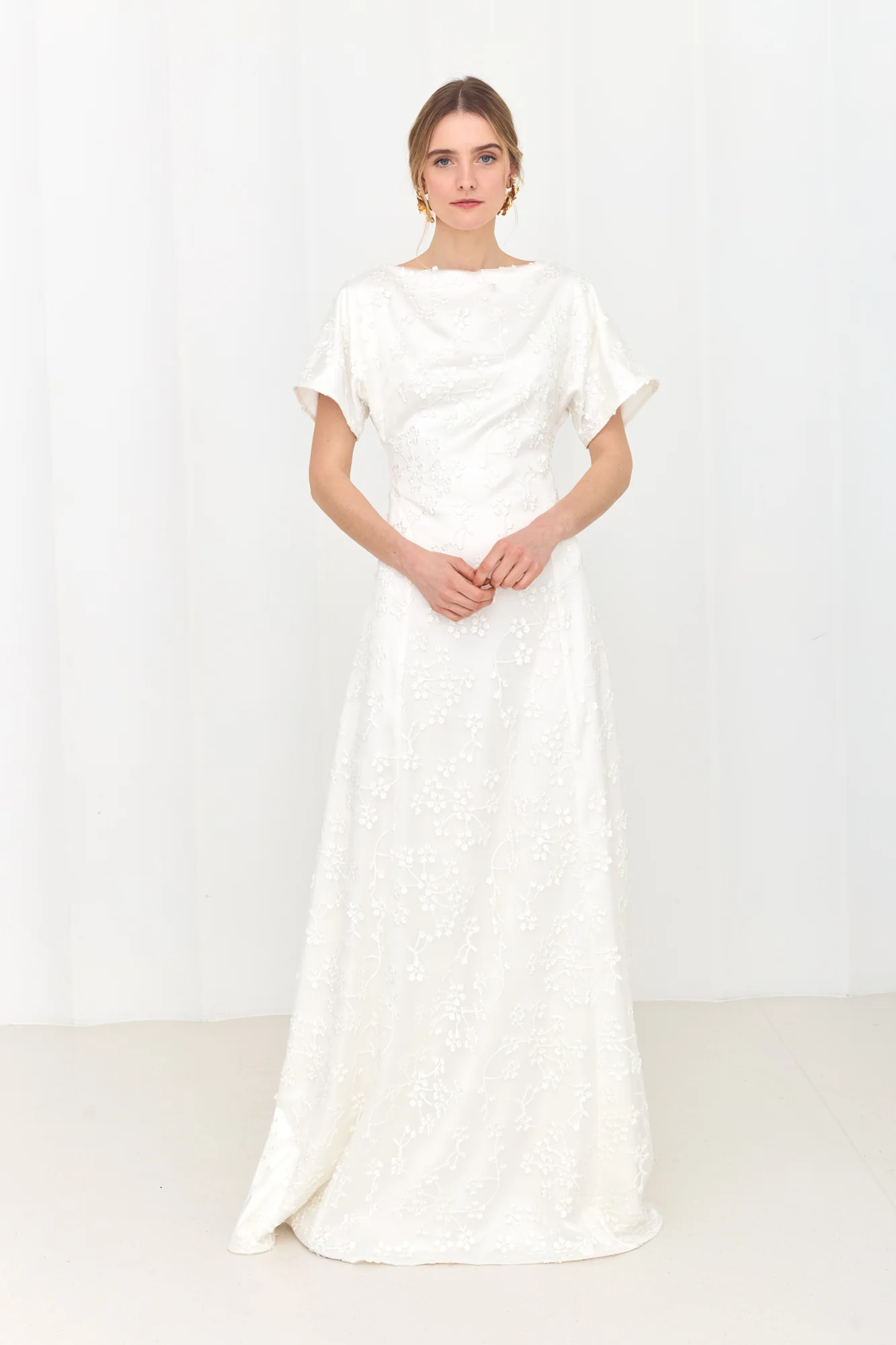 TIARA White Full Lace Wedding Gown with Wide Skirt